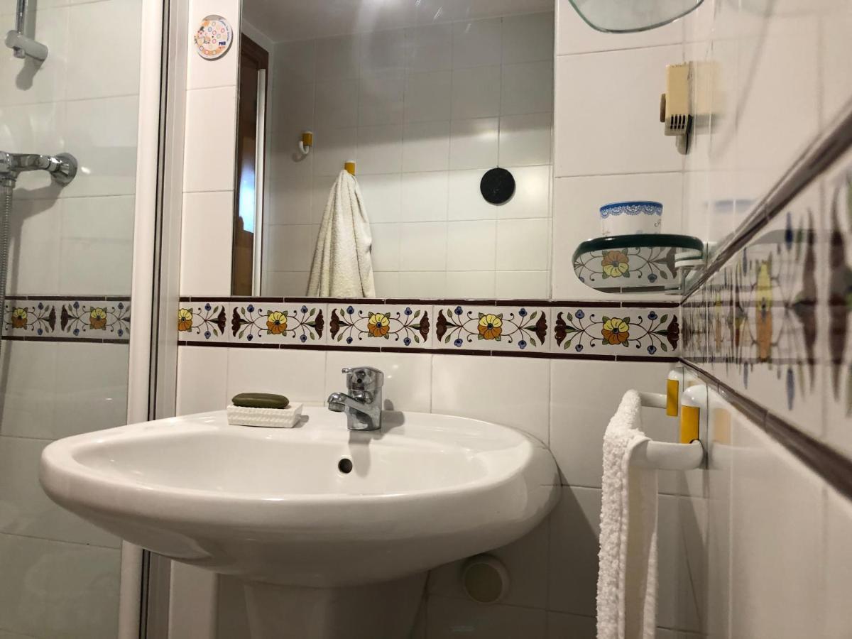 Appartamento Loft Acogedor Con Terraza Y Parking En El Centro Huesca Esterno foto